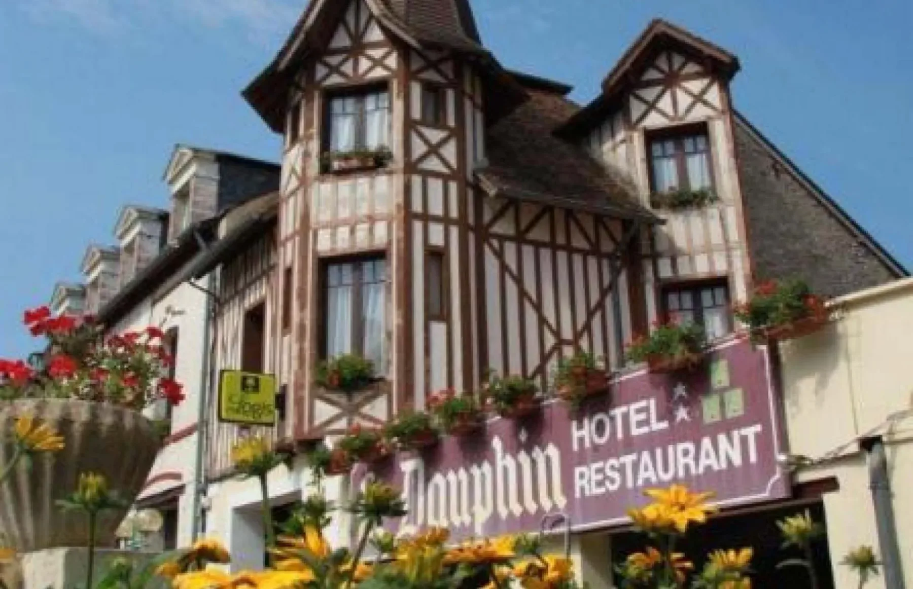 Le Dauphin Sées property photo