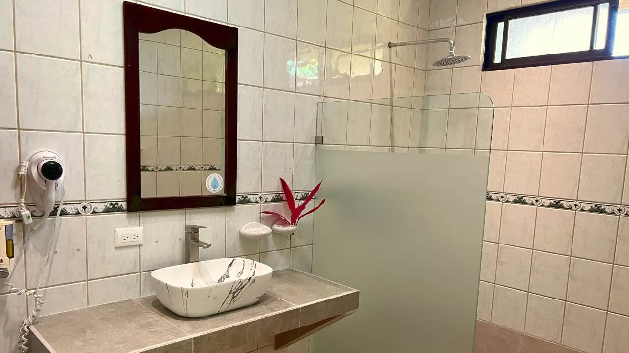 Baño de la suite júnior