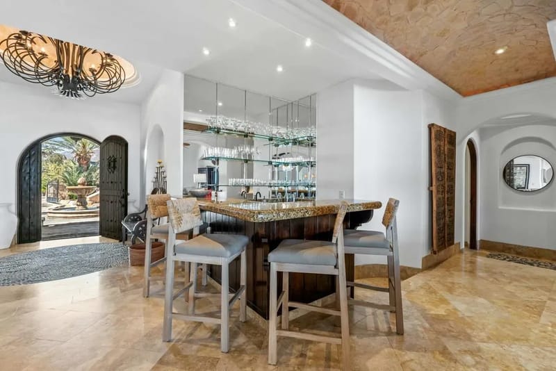 Sun-Kissed 6BR Villa w/ Great Terrace & Pool