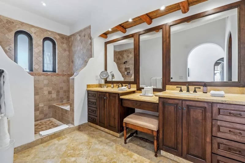 Sun-Kissed 6BR Villa w/ Great Terrace & Pool