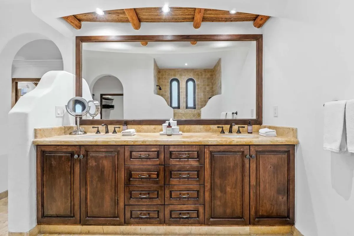 Sun-Kissed 6BR Villa w/ Great Terrace & Pool