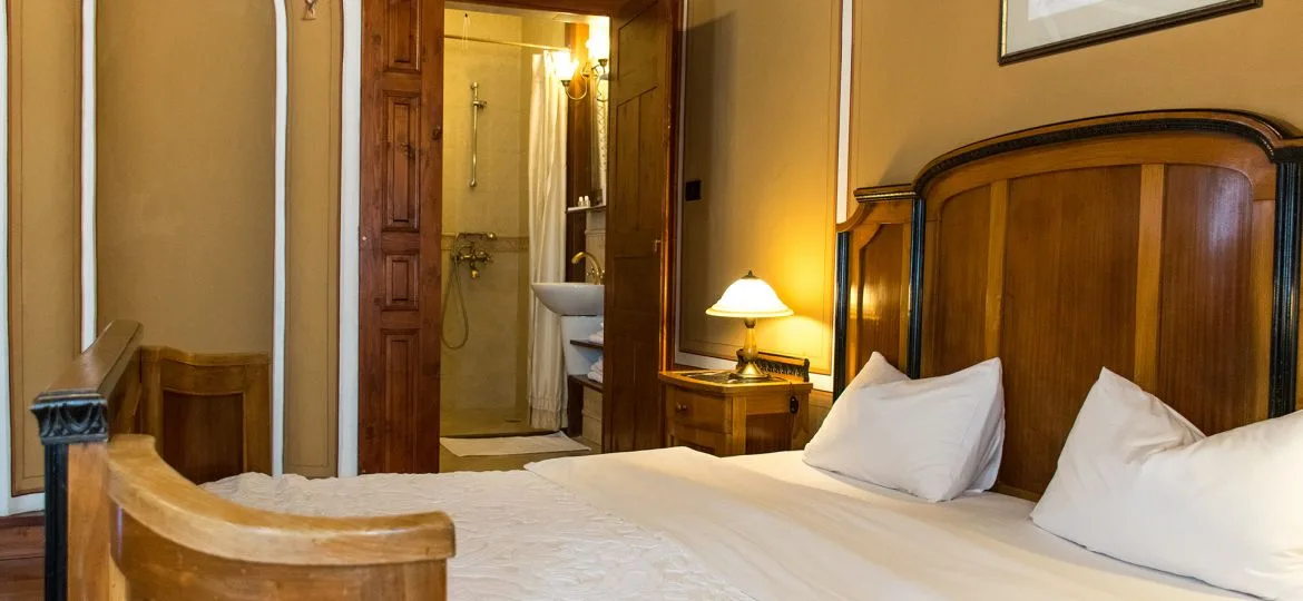 Habitación y baño
