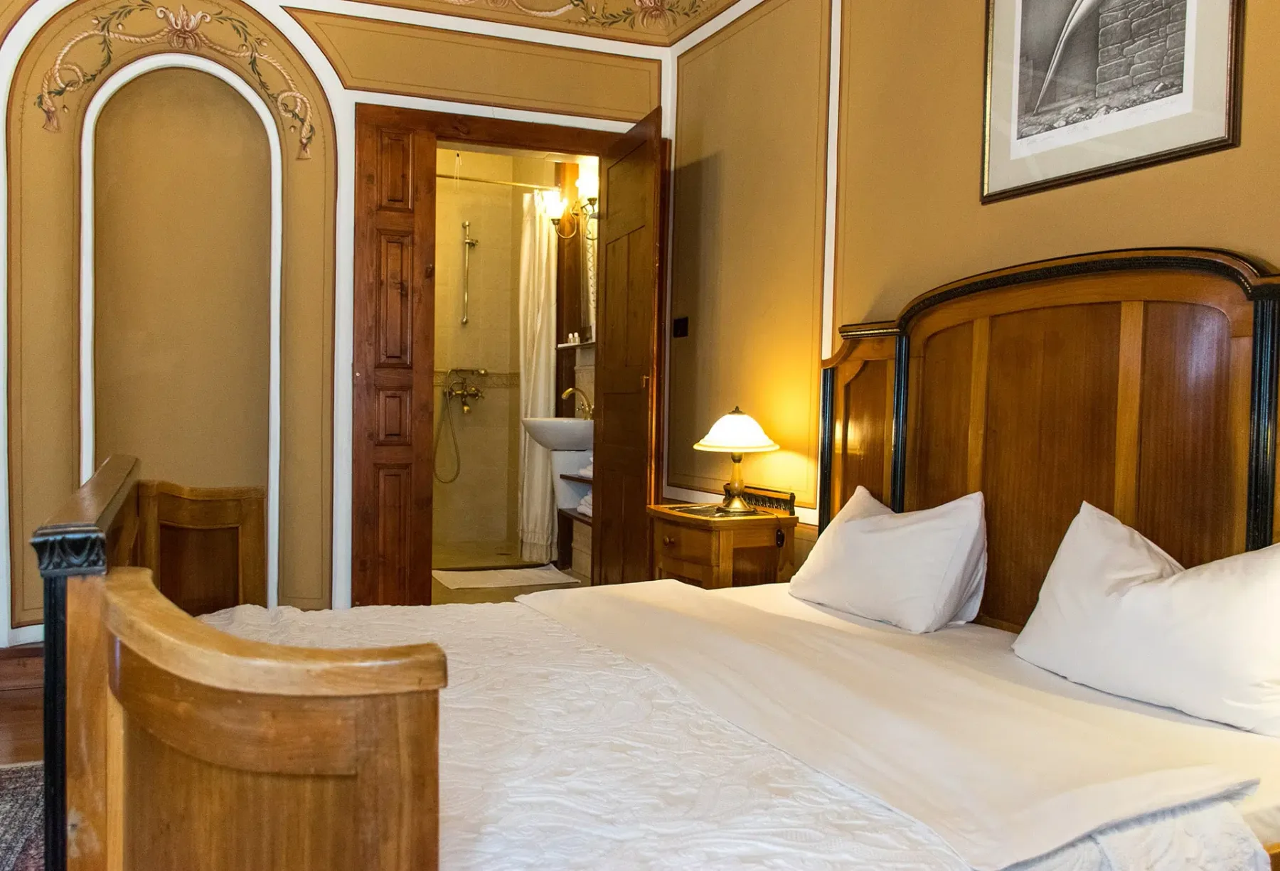 Habitación y baño