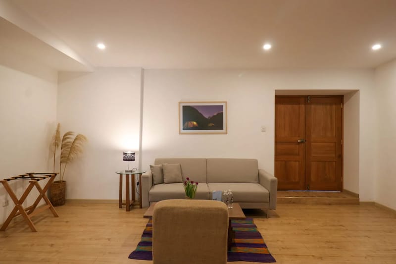 Warm 1BR in Plaza de Armas w/ Balcony