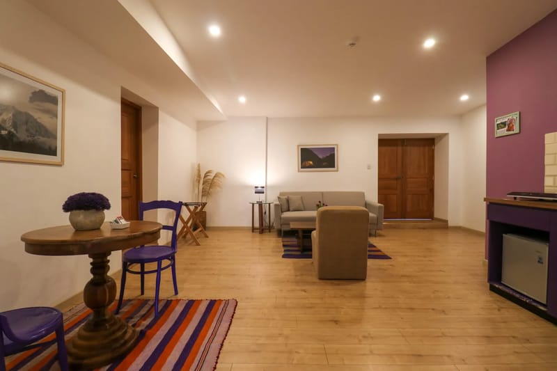 Warm 1BR in Plaza de Armas w/ Balcony