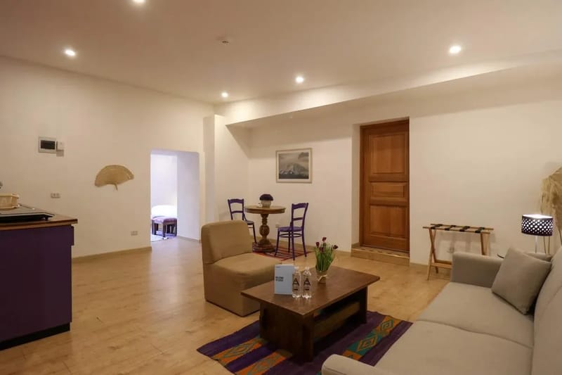 Warm 1BR in Plaza de Armas w/ Balcony