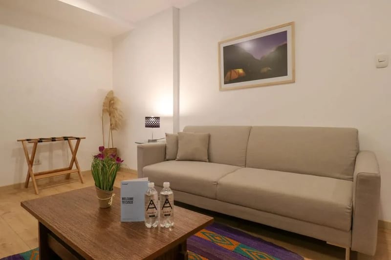 Warm 1BR in Plaza de Armas w/ Balcony