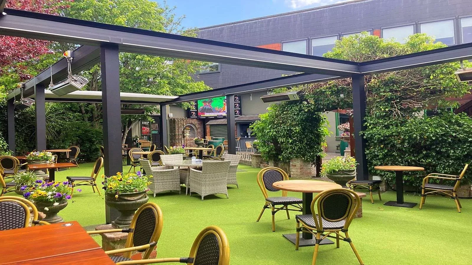 Hotel garden