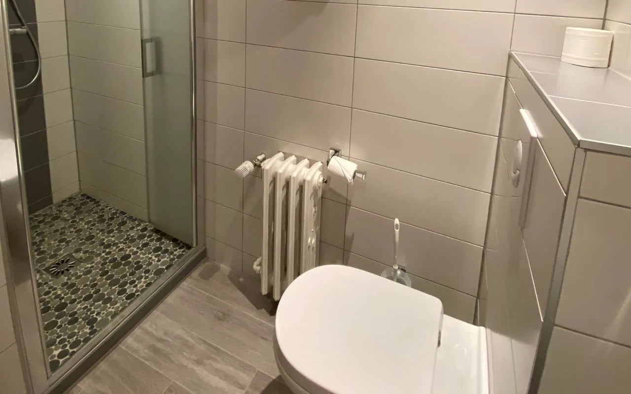 Guest room