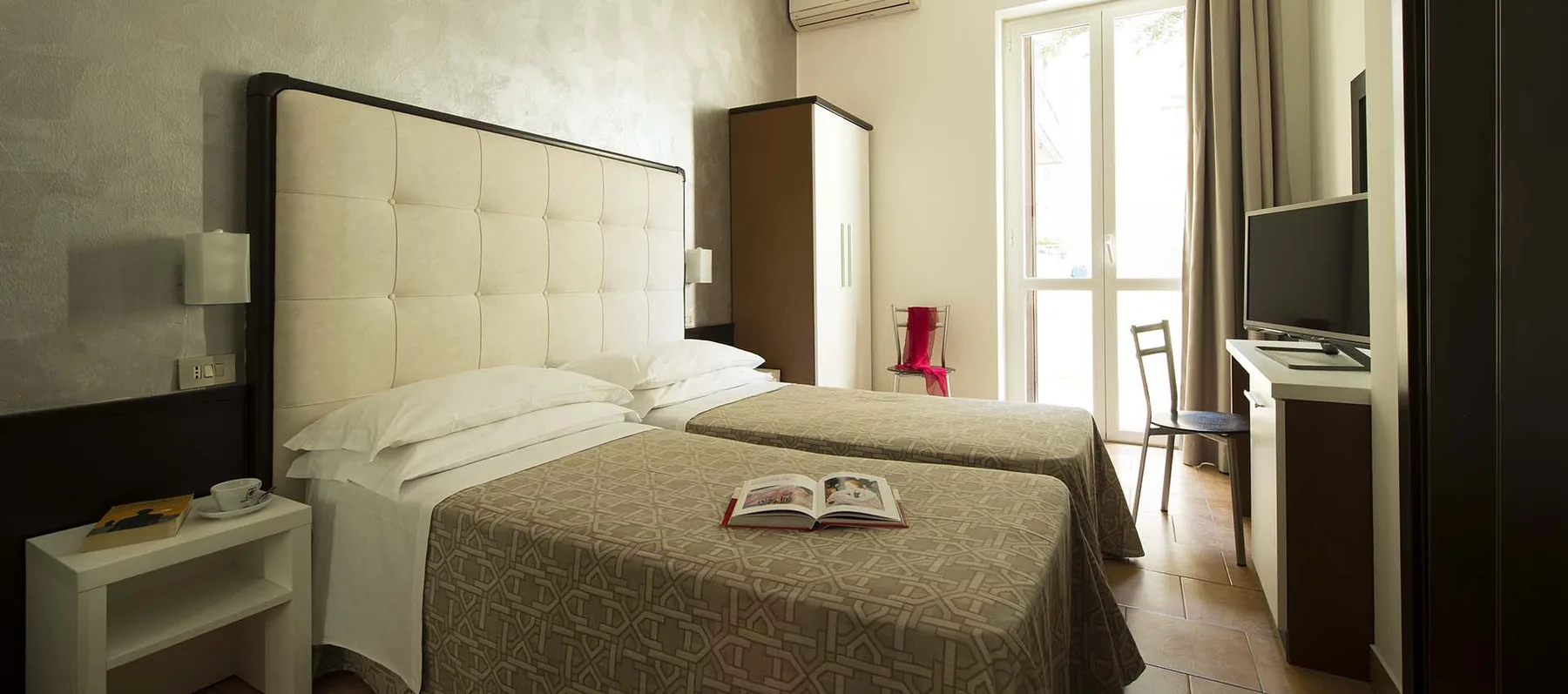 Interior de la habitación del hotel