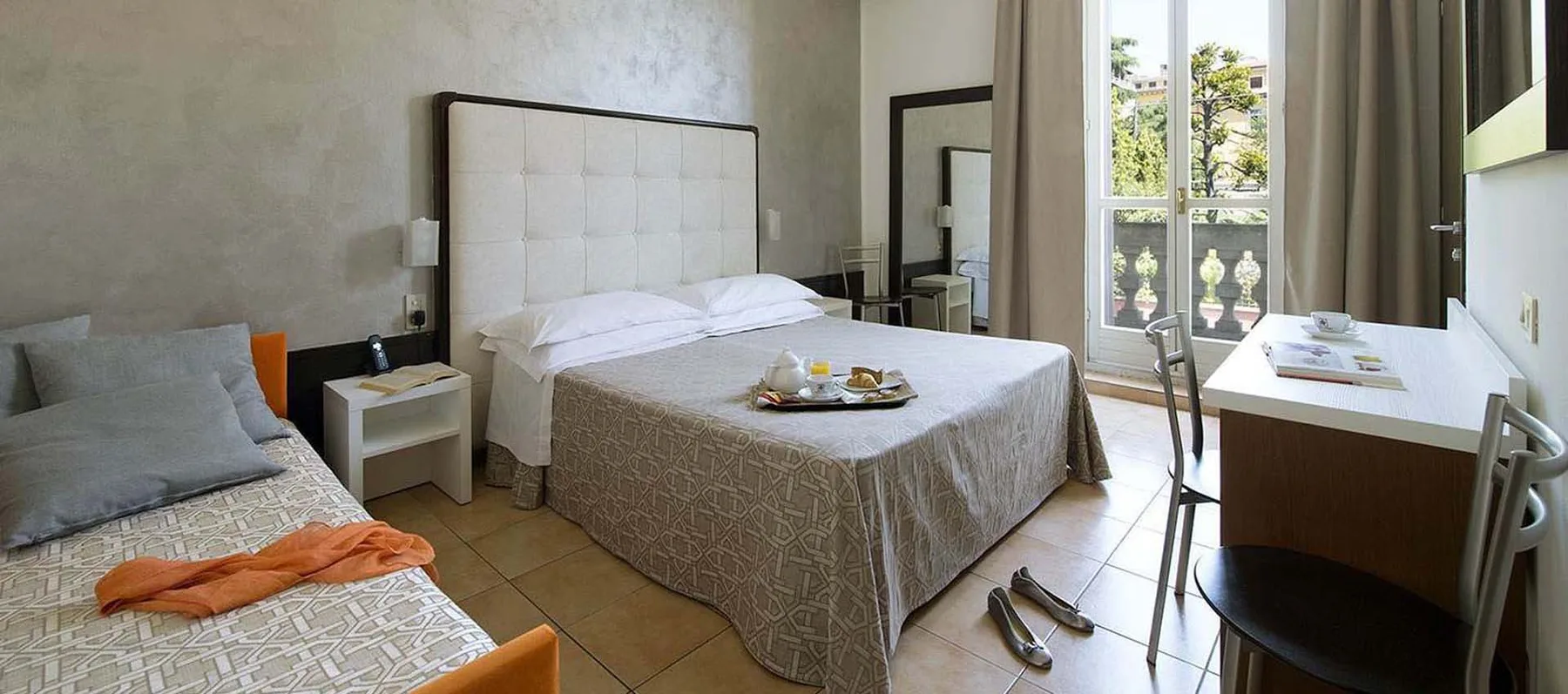 Interior de la habitación del hotel