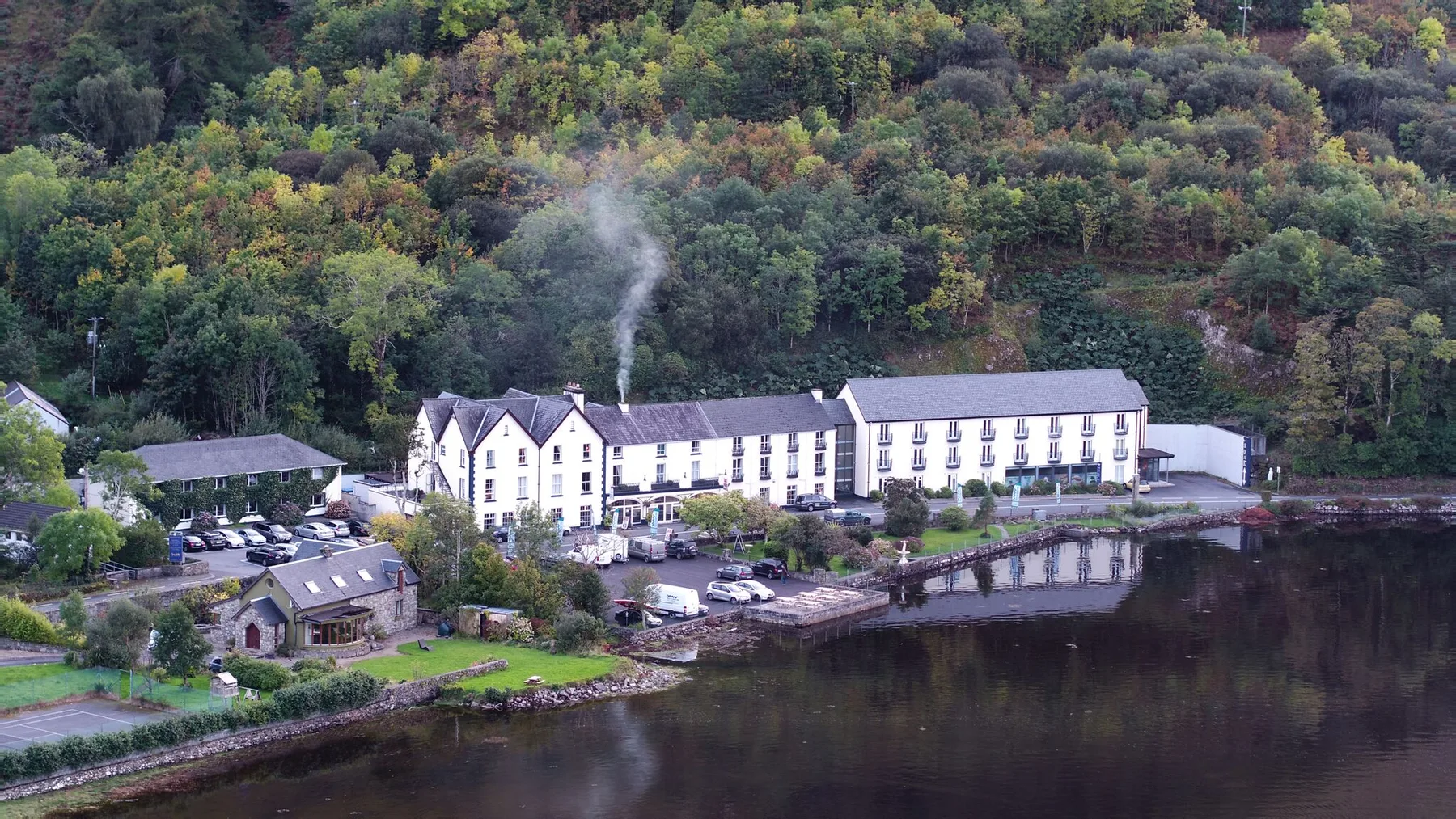 Terrenos y alrededores del Leenane Hotel