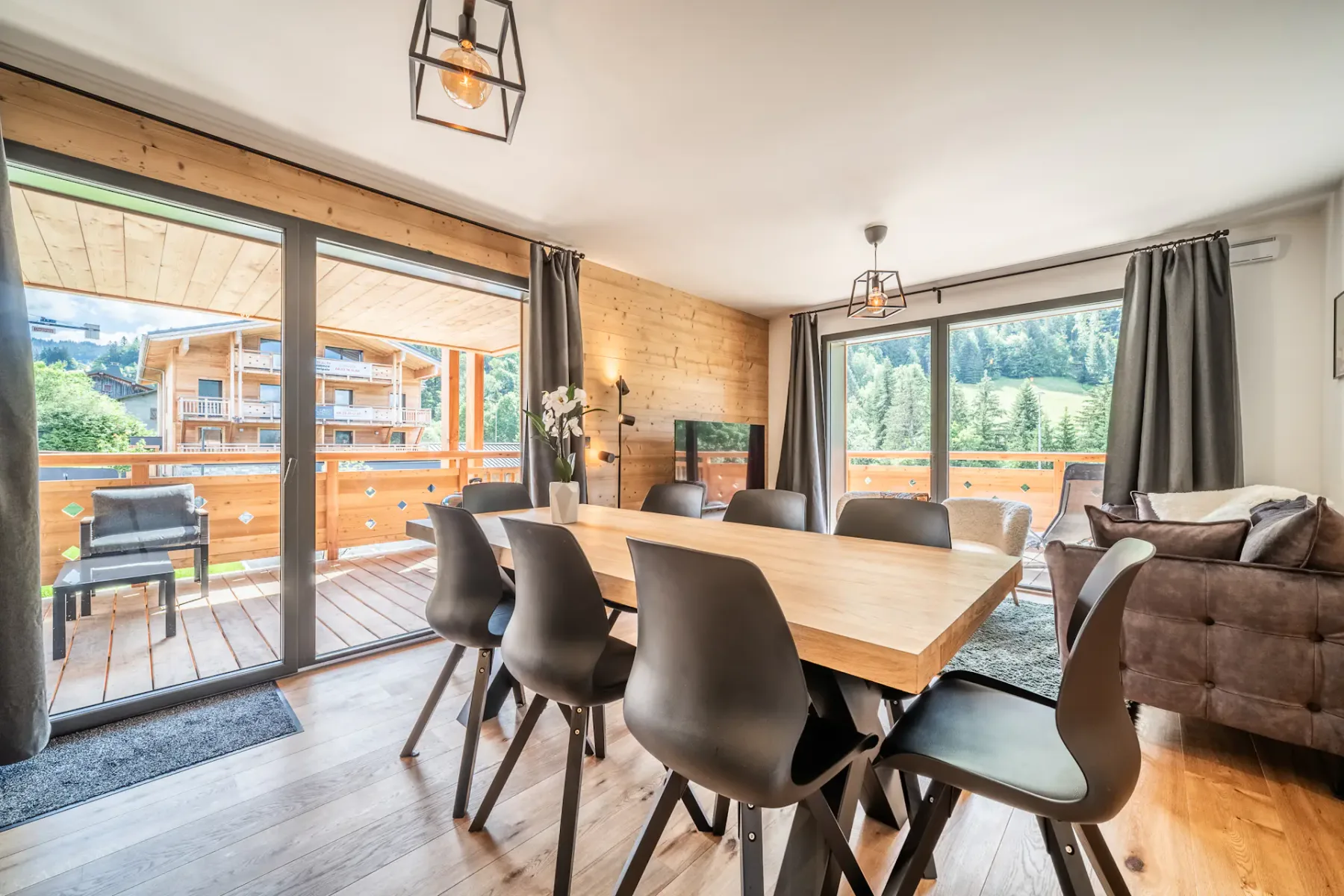 Comedor de Elouera en Les Gets