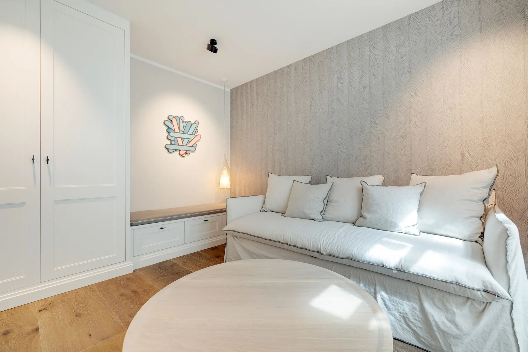 Hausteil mit 5 Räumen im EG, UG, OG ca. 200 m² Nutzfläche