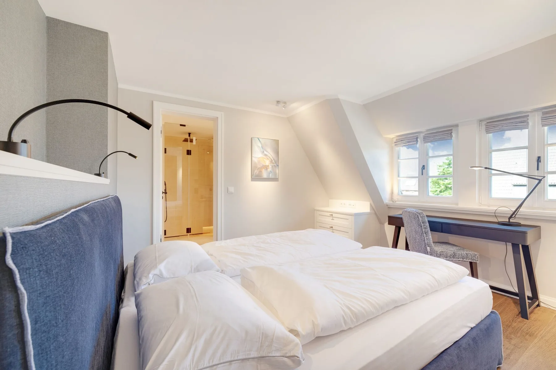 Hausteil mit 5 Räumen im EG, UG, OG ca. 200 m² Nutzfläche