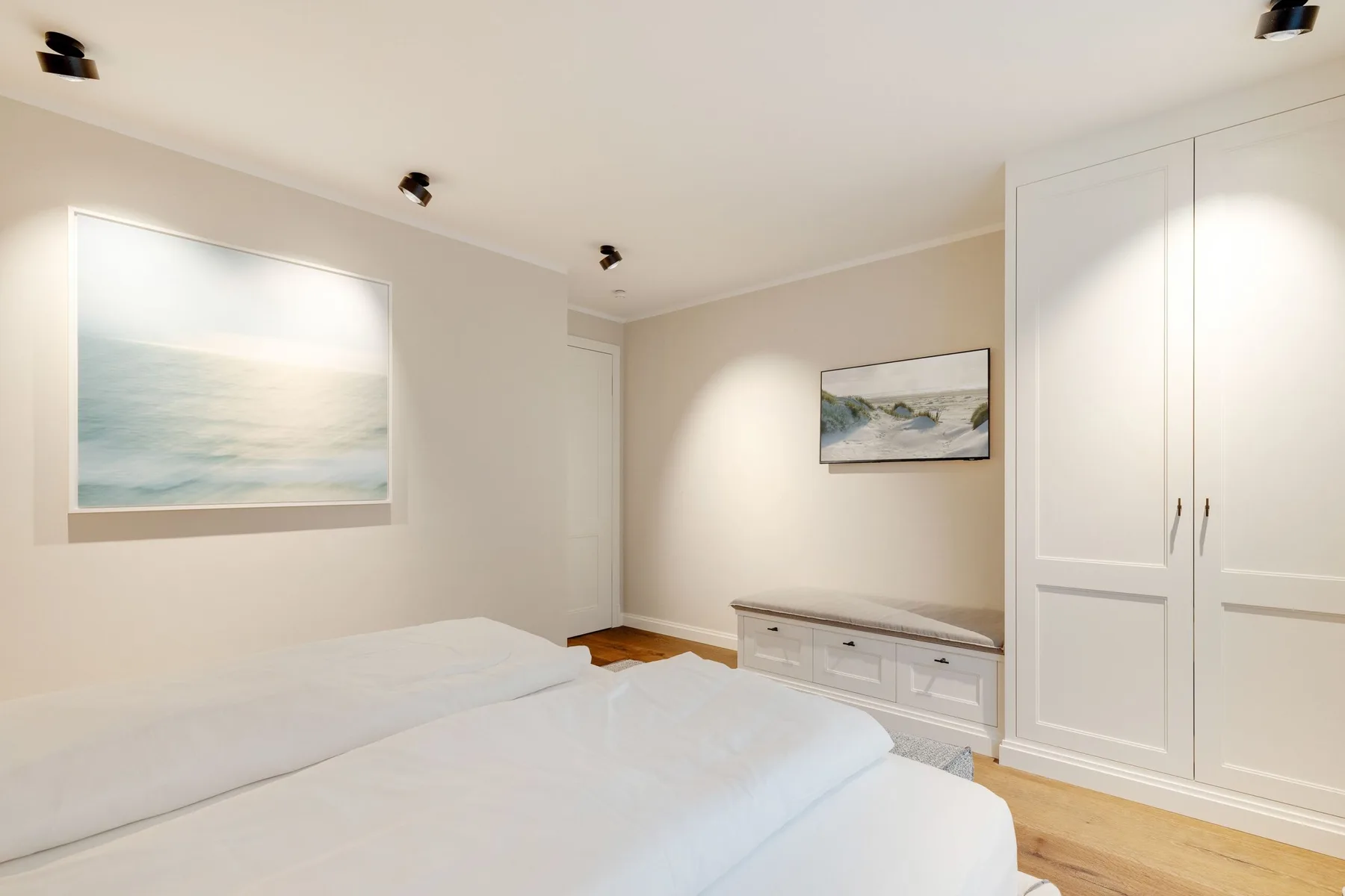 Hausteil mit 5 Räumen im EG, UG, OG ca. 200 m² Nutzfläche