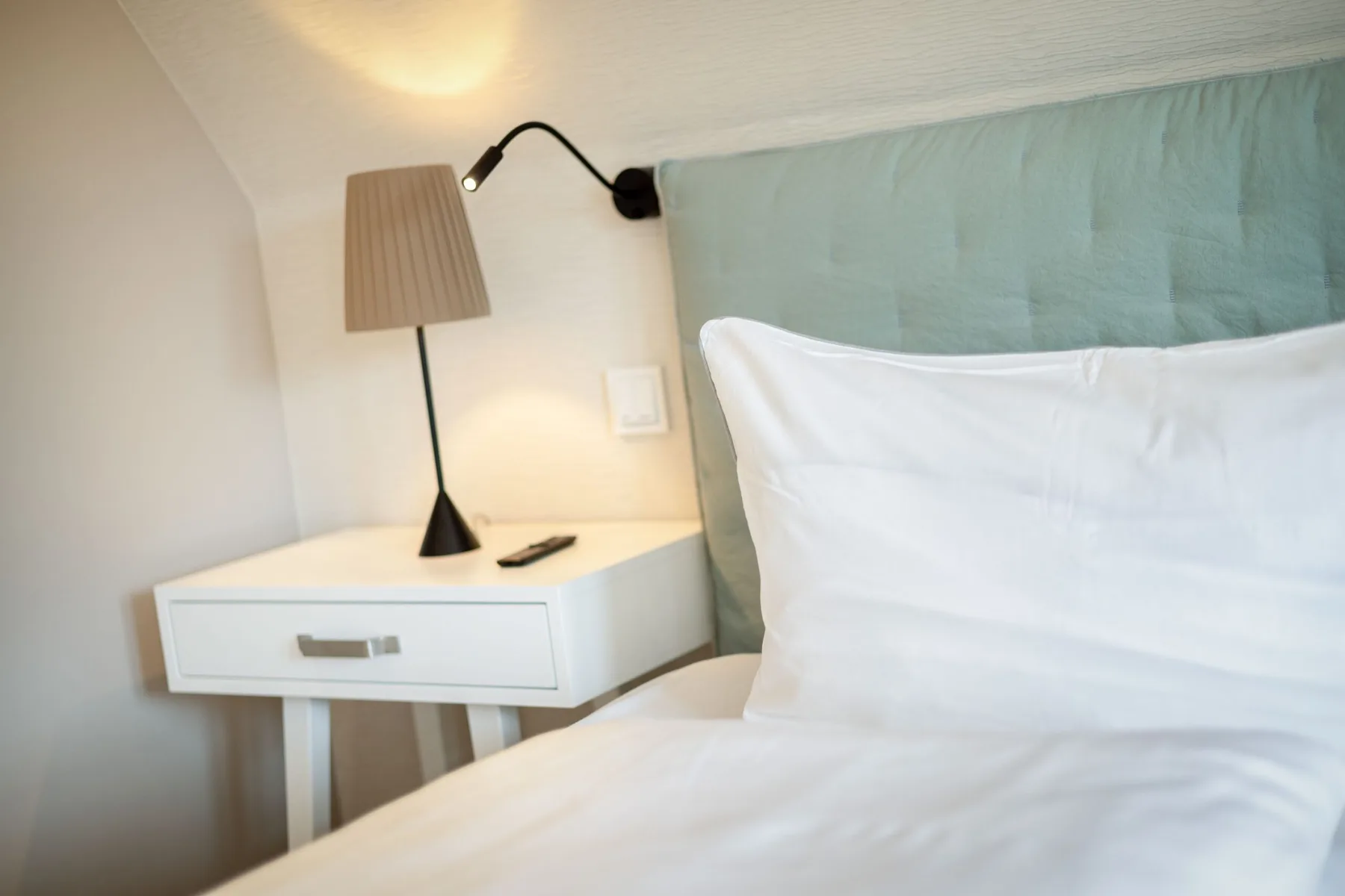 Hausteil mit 5 Räumen im EG, UG, OG ca. 200 m² Nutzfläche