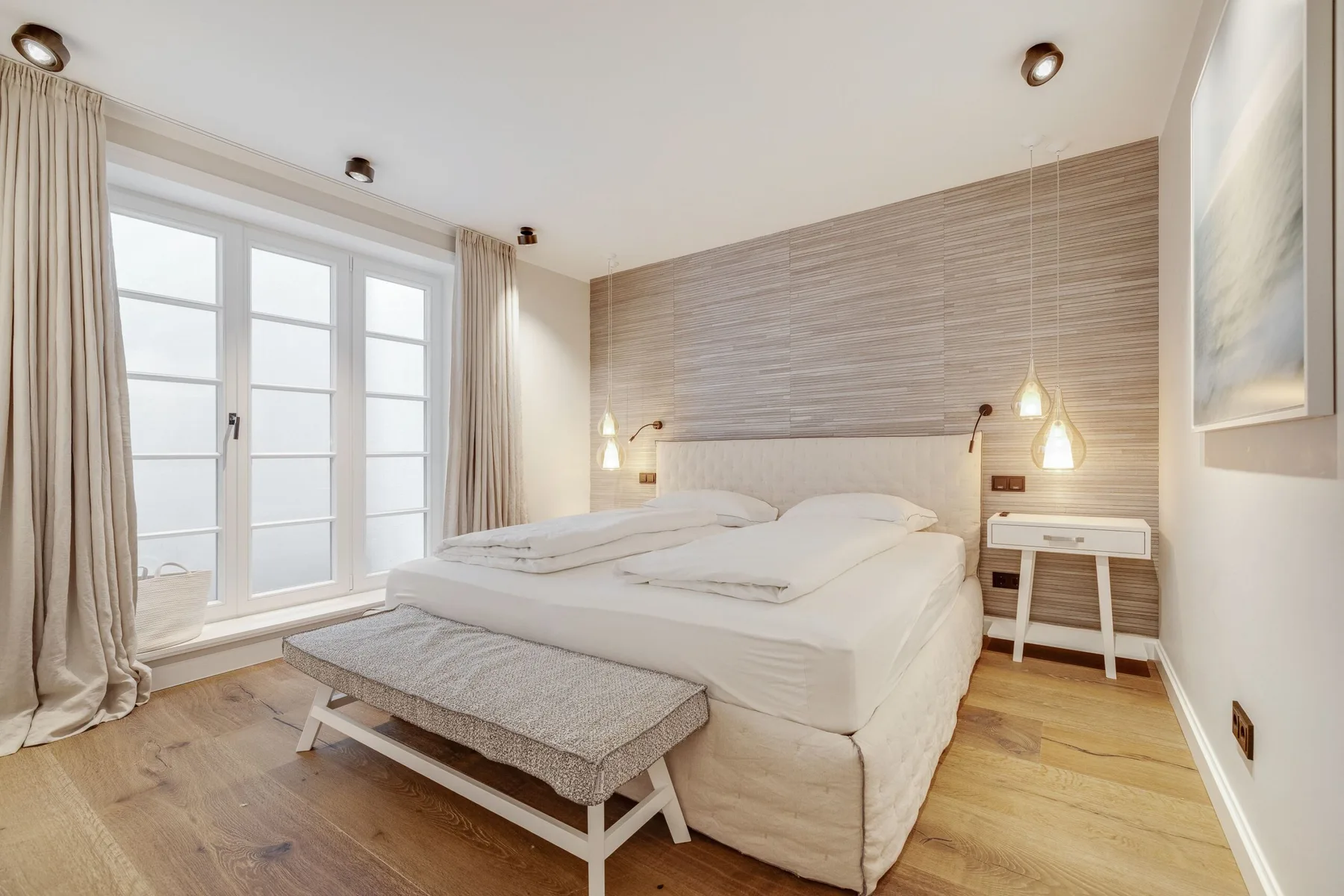 Hausteil mit 5 Räumen im EG, UG, OG ca. 200 m² Nutzfläche