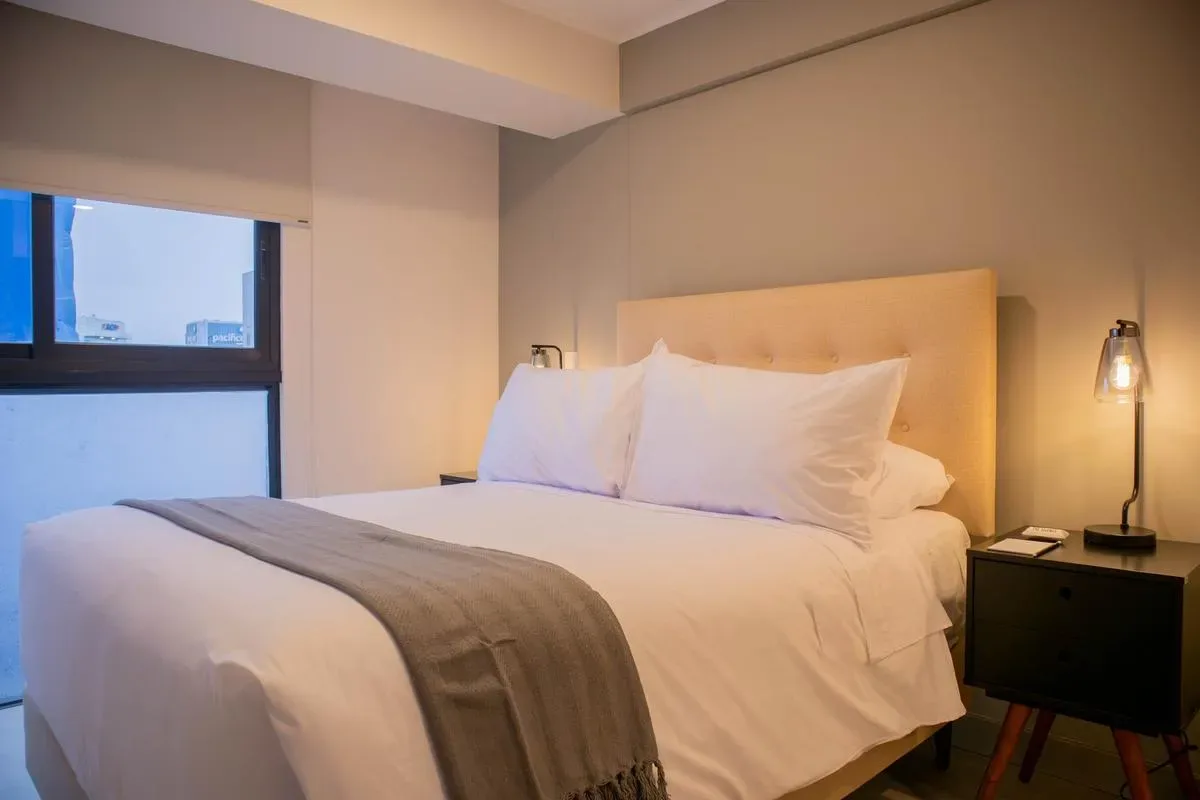 Comfortable 2BR w/ Private Balcony in San Isidro
