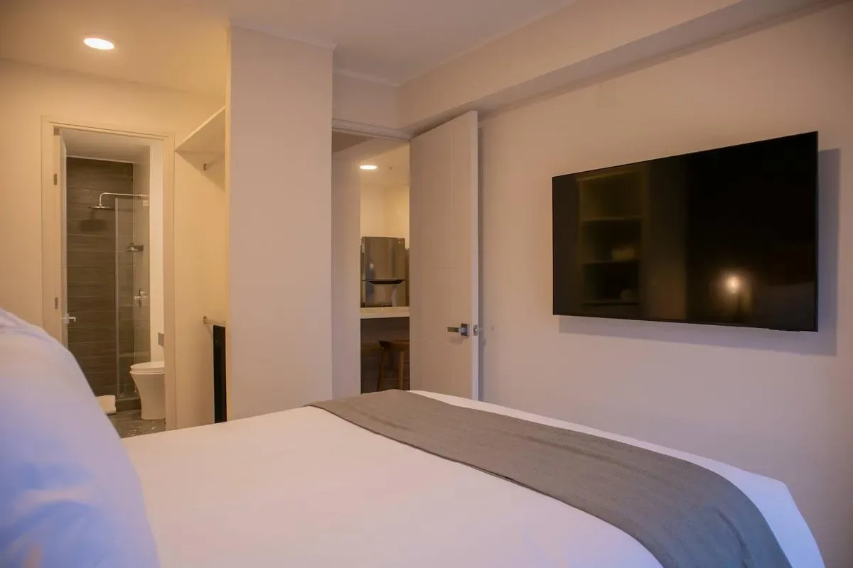Comfortable 2BR w/ Private Balcony in San Isidro