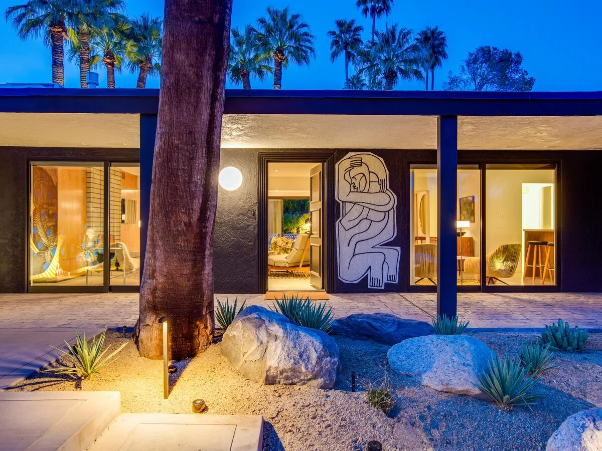 Mostero House