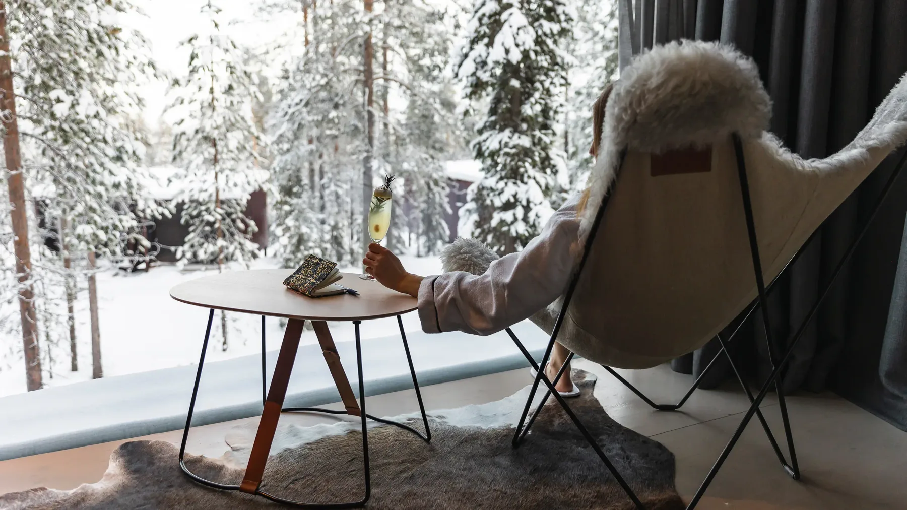 Arctic TreeHouse Hotel en un entorno invernal