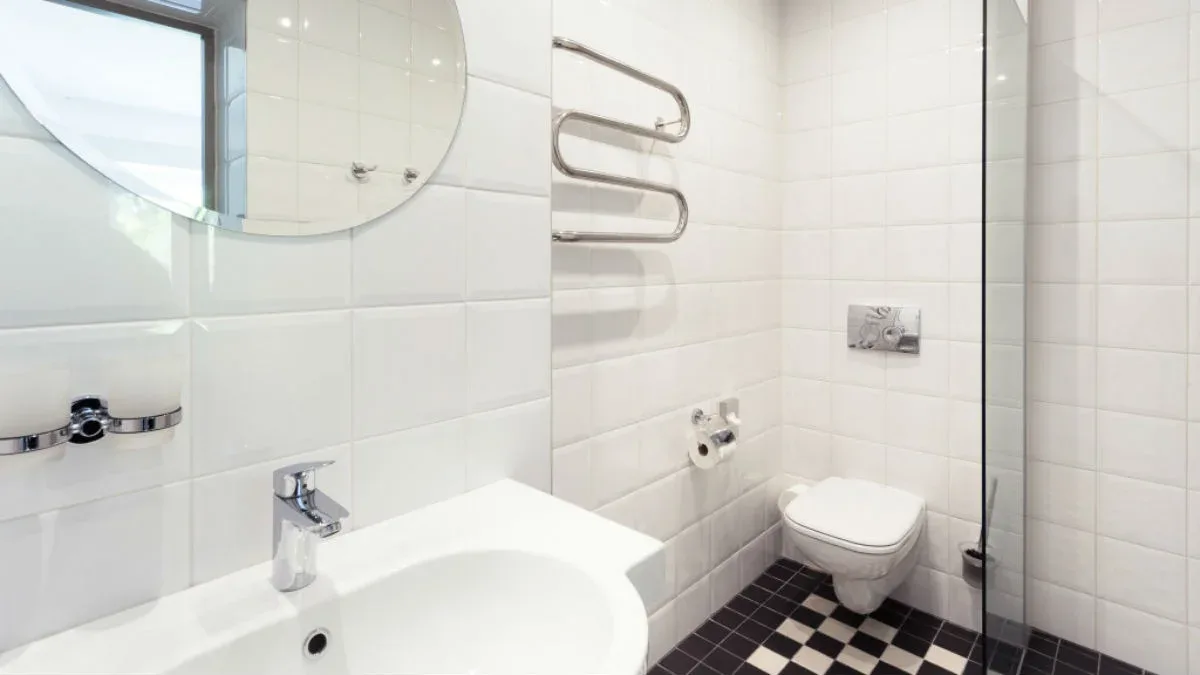 Junior suite bathroom