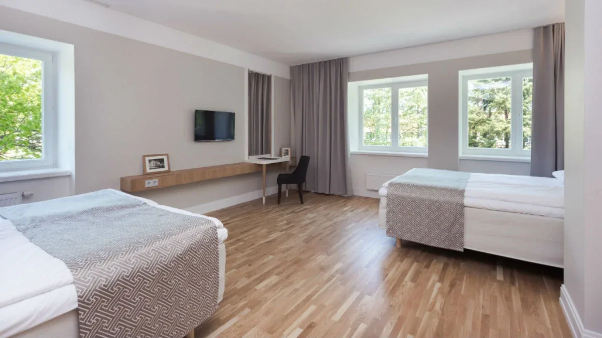 Deluxe family room