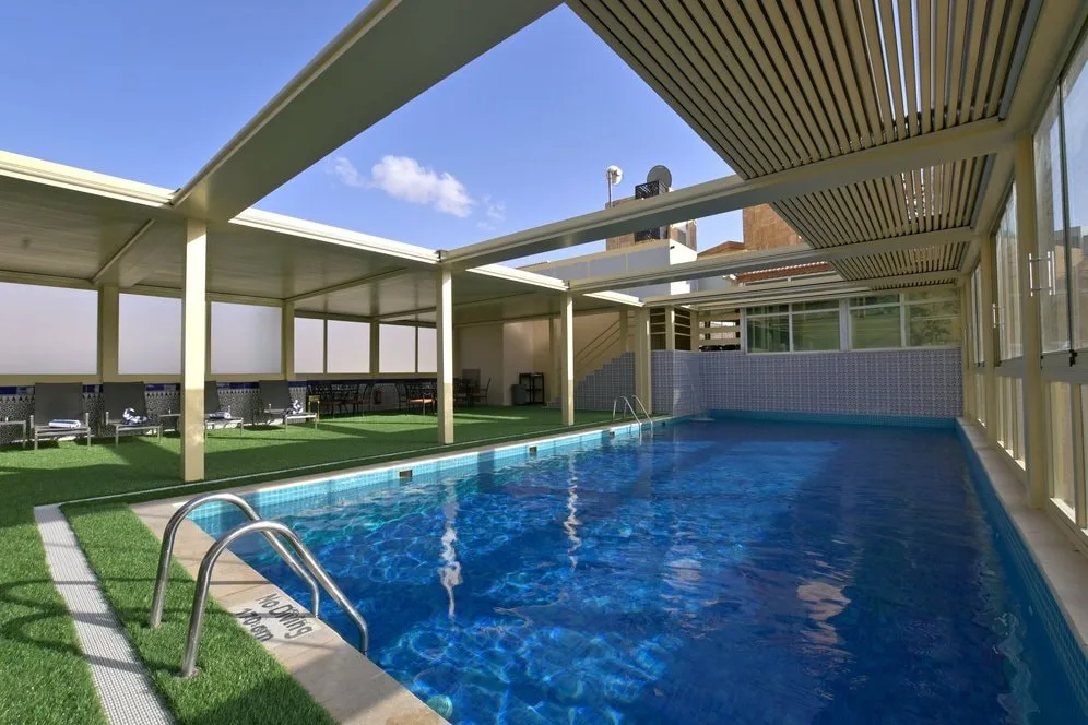Rooftop jacuzzi terrace