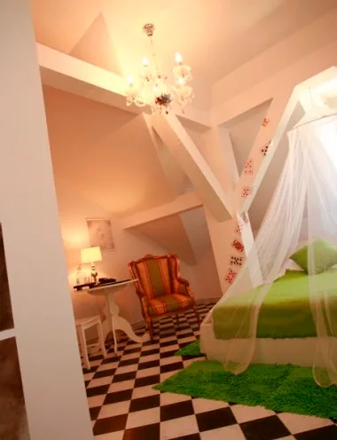 Castle Inn guest room