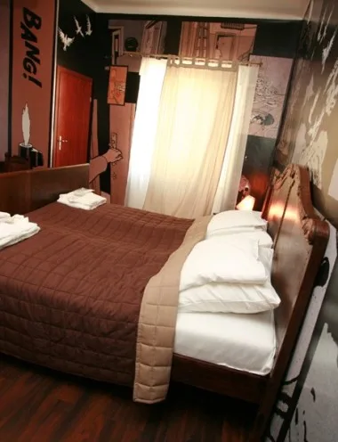 Castle Inn guest room