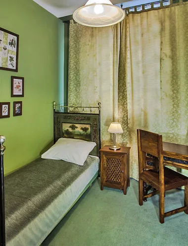 Castle Inn guest room