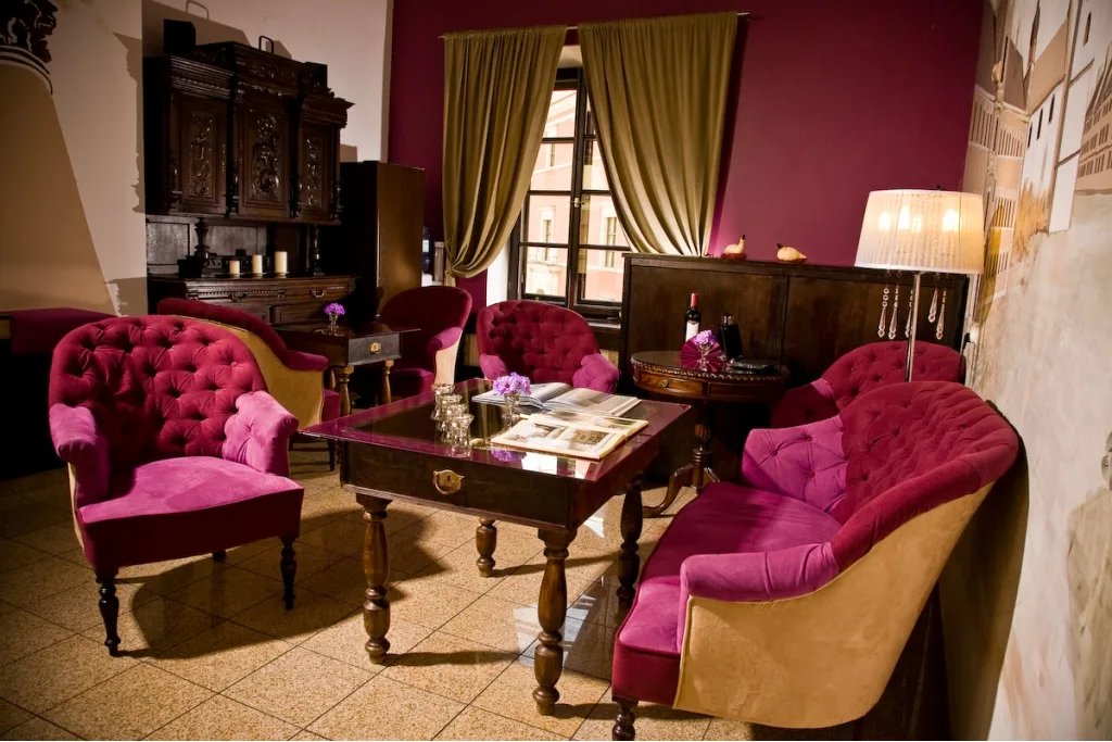 Castle Inn interior