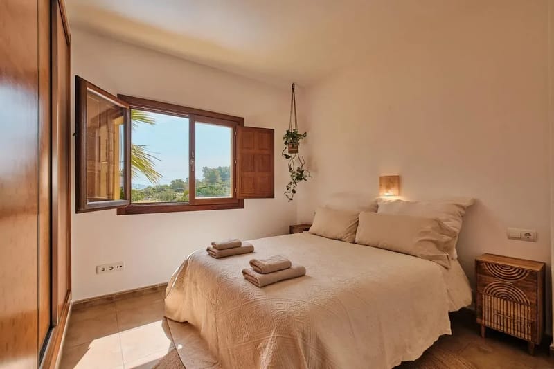 Stylish 3BR Villa with Pool & Terrace