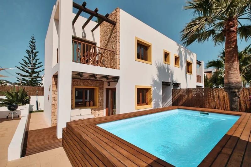 Stylish 3BR Villa with Pool & Terrace
