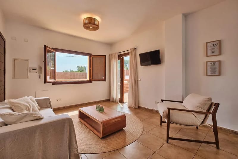 Stylish 3BR Villa with Pool & Terrace
