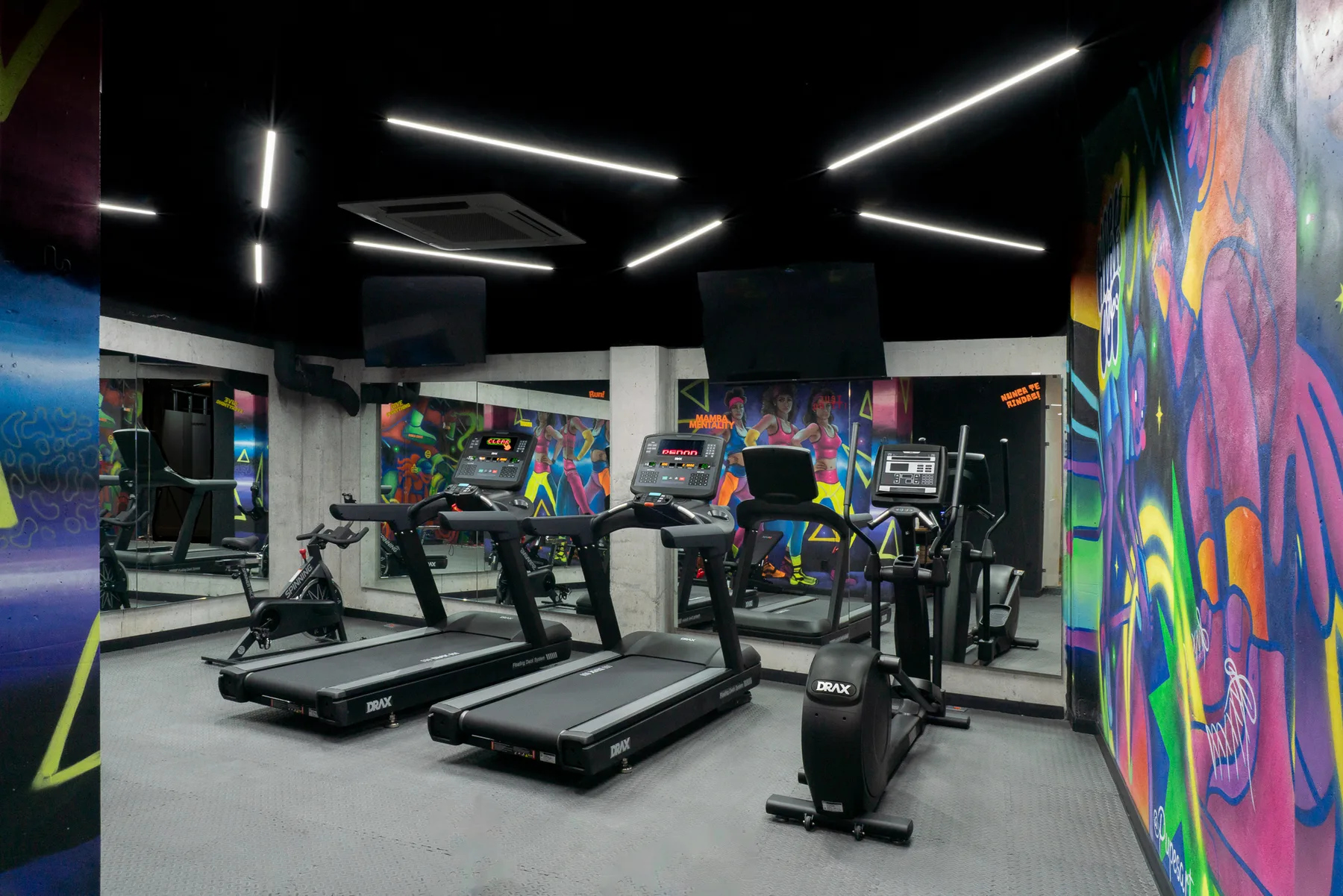 Street Art Hotel gym