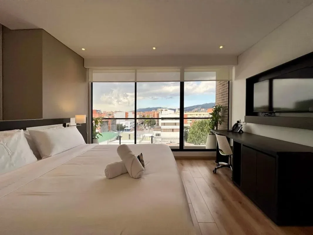 Bright 1BR in San Patricio w/ Gym