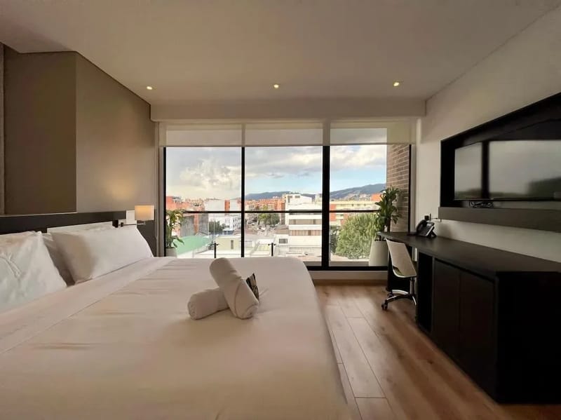 Bright 1BR in San Patricio w/ Gym
