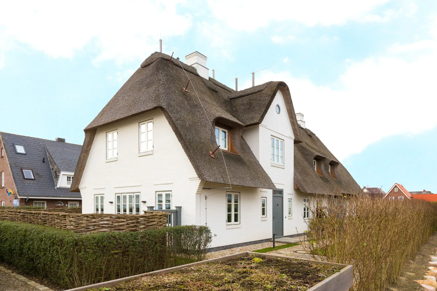 Hausteil im UG,EG,OG, ca. 200qm Nutzfl., Nichtraucher, keine Haustiere