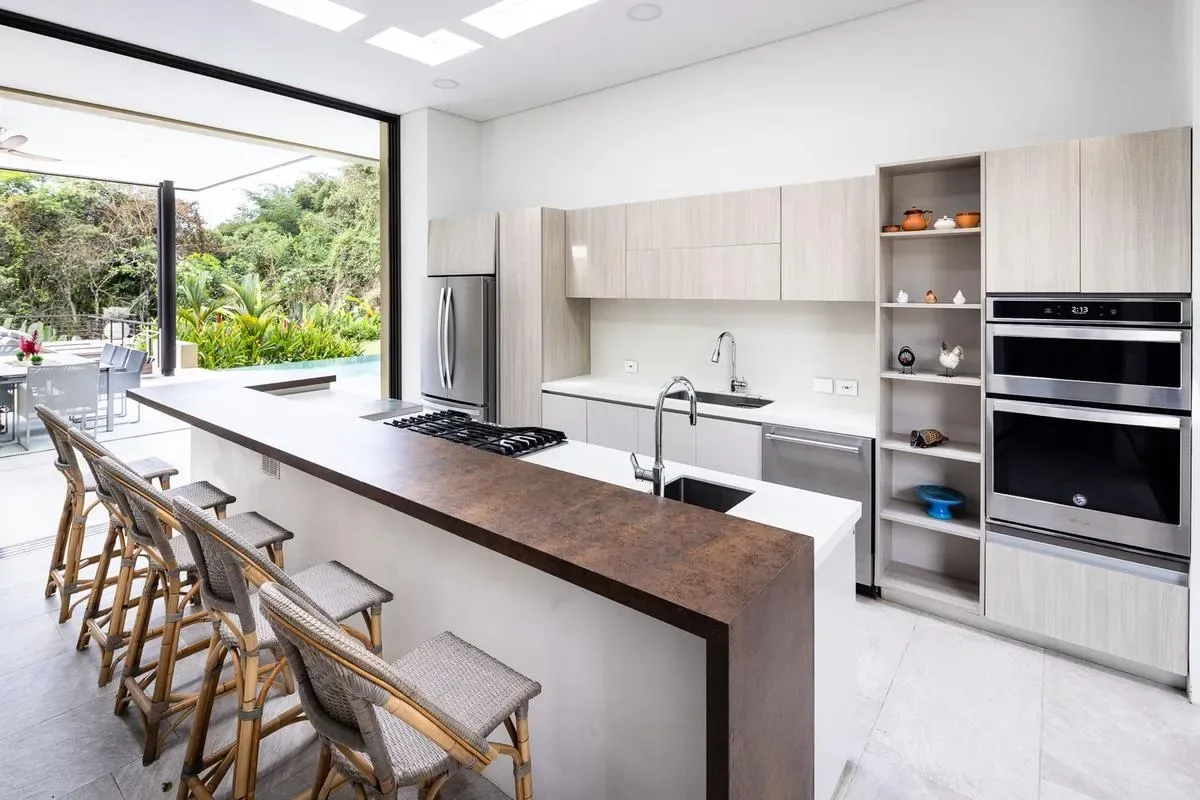 Mind-Blowing 4BR Villa w/ Pool at Mesa de Yeguas