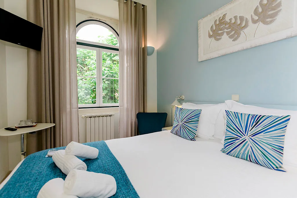 Small double room