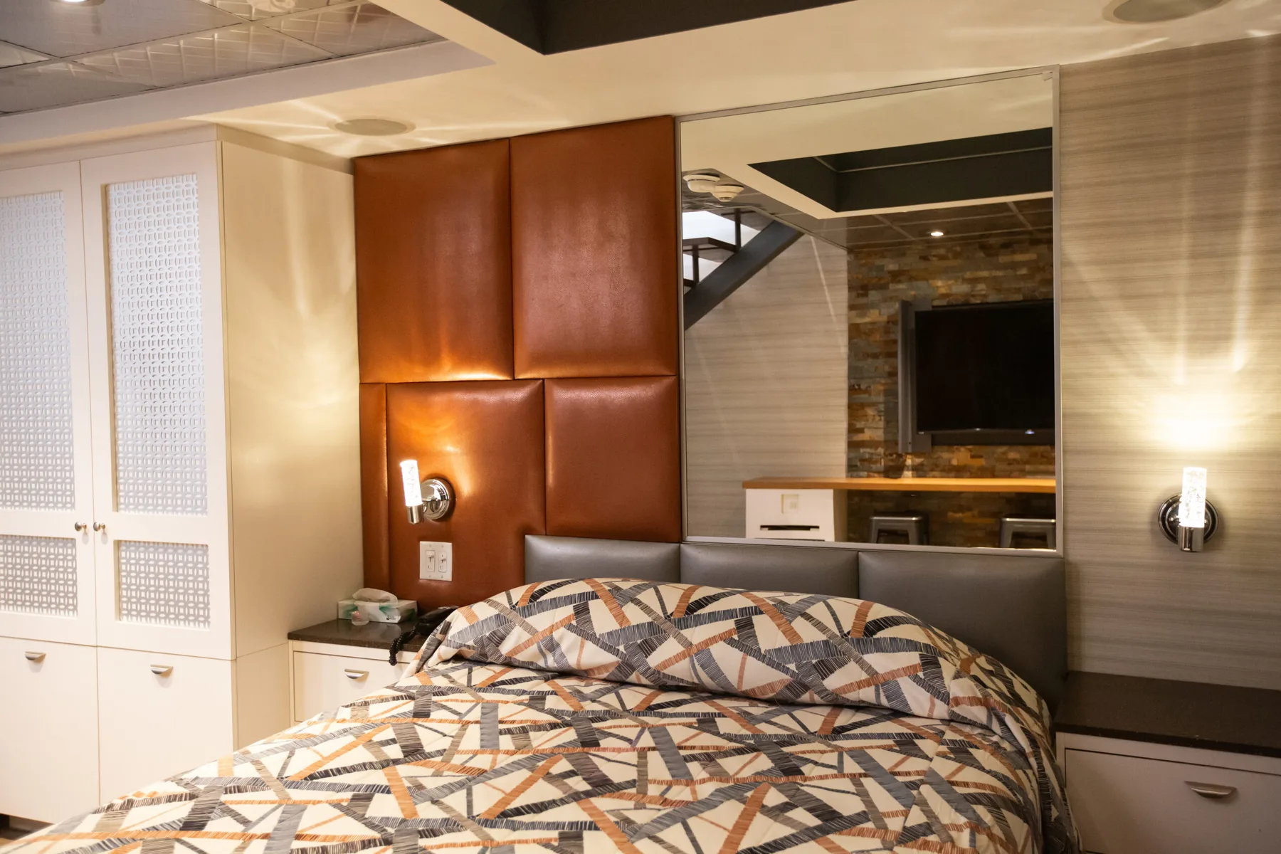 Hotel suite