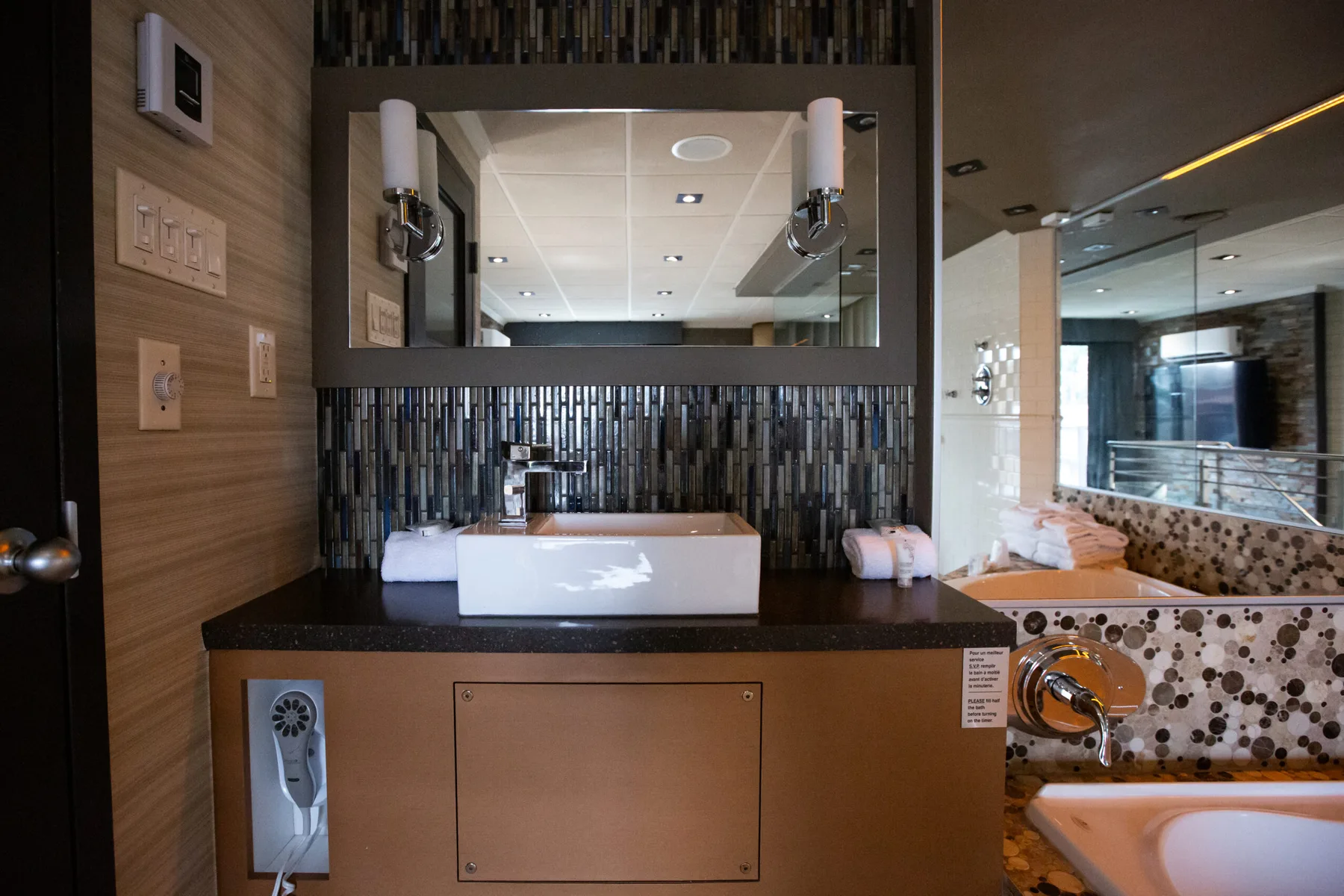 Hotel suite