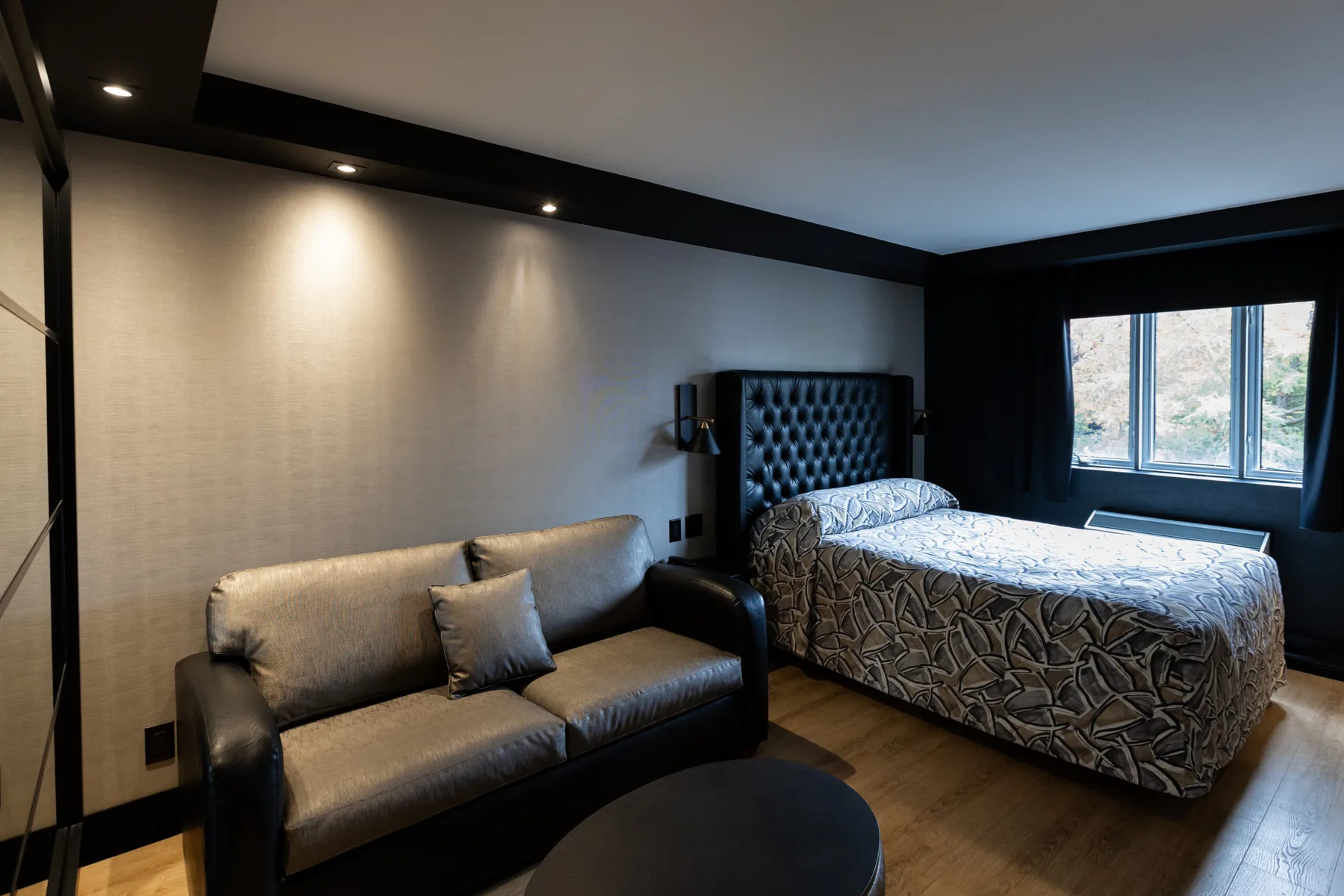 Hotel suite