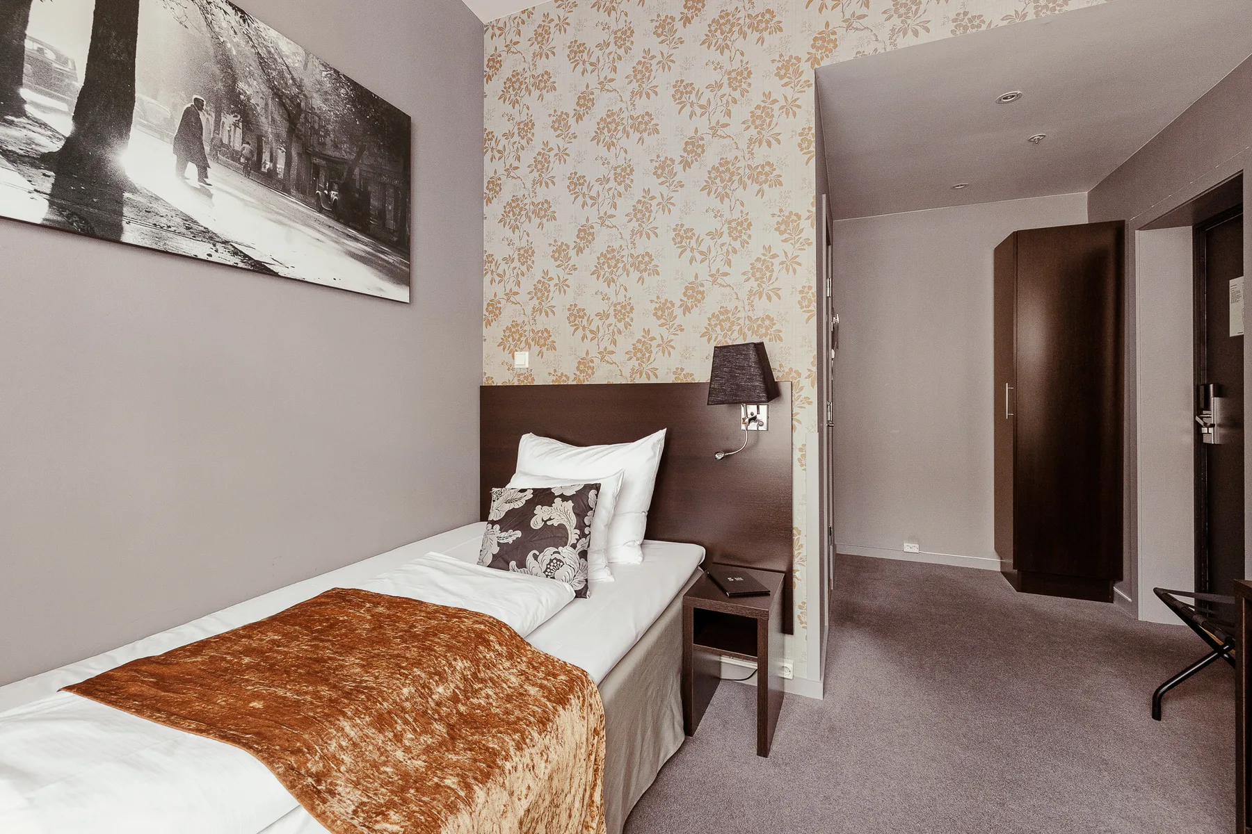 Saga Hotel room