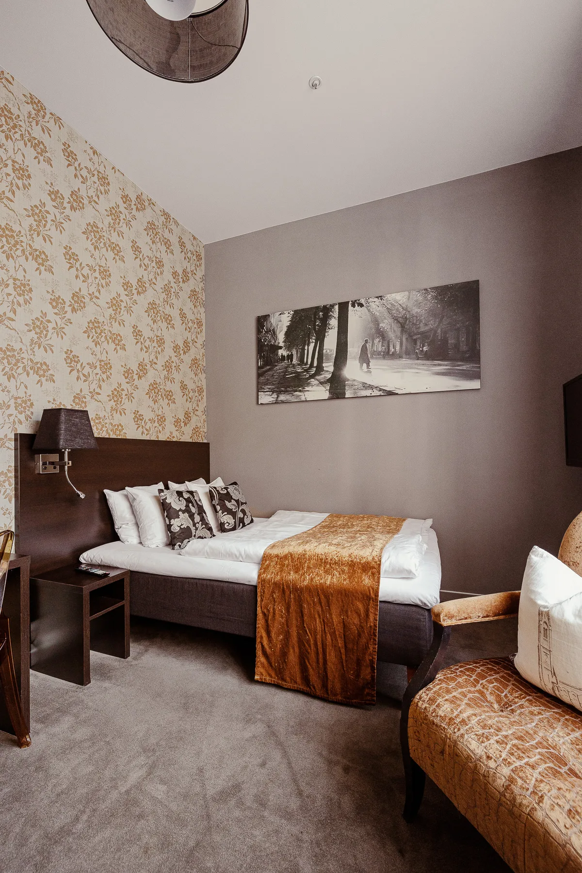 Saga Hotel room