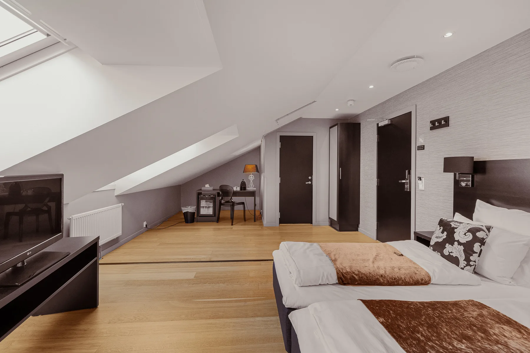 Saga Hotel room