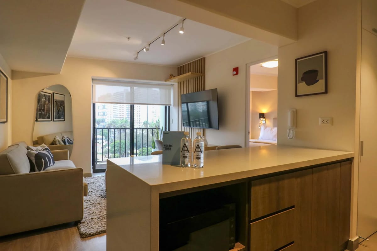 Radiant 1BR with Fantastic View in Barranco