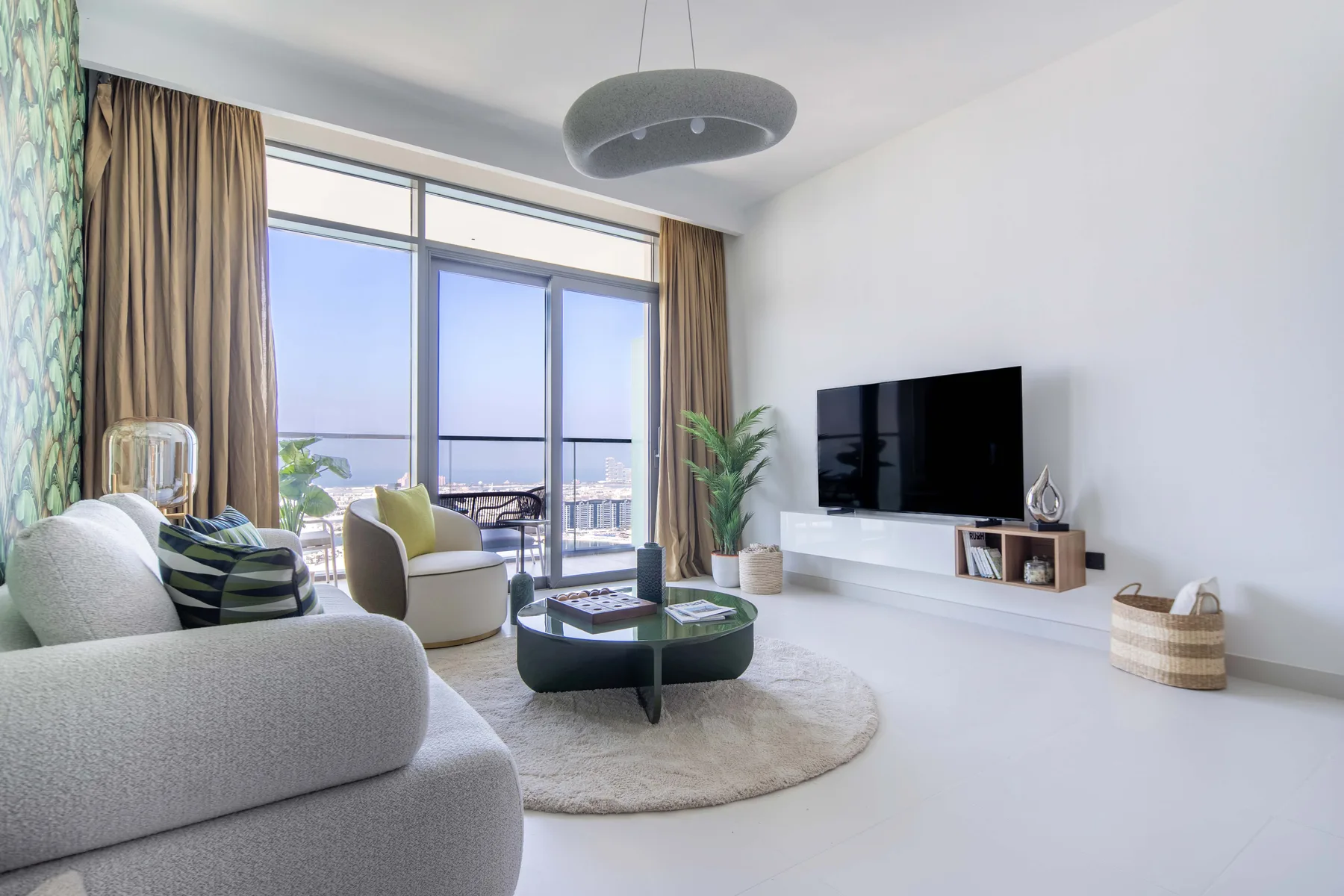 Astonishing 3BR w/ Beach Access - Emaar Beachfront